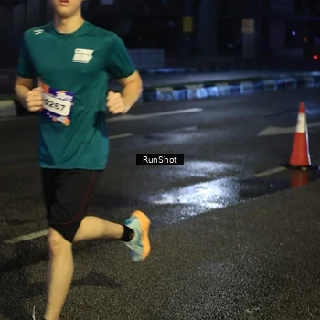 Runner Photo 7903701