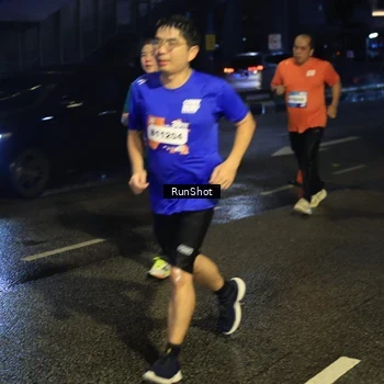 Runner Photo 7903711