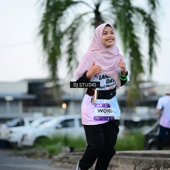 Runner Photo 7903740