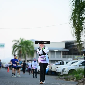 Runner Photo 7903796