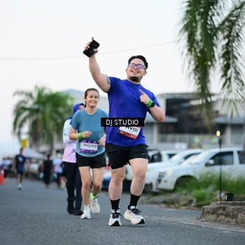 Runner Photo 7903843