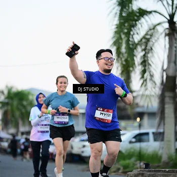 Runner Photo 7903853