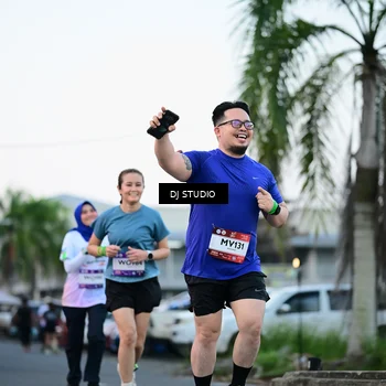 Runner Photo 7903857