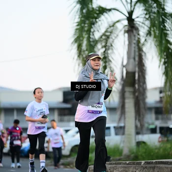 Runner Photo 7903974