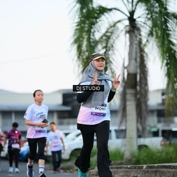 Runner Photo 7903975