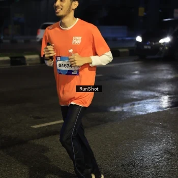 Runner Photo 7904001