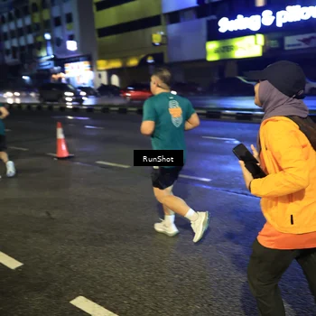 Runner Photo 7904012