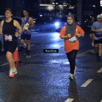 Runner Photo 7904030