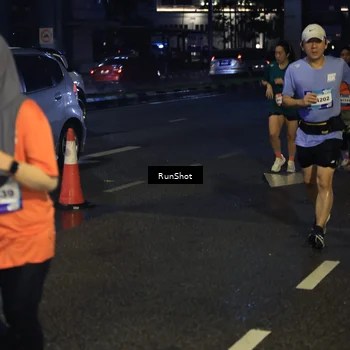 Runner Photo 7904037