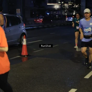 Runner Photo 7904040
