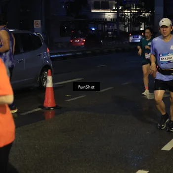 Runner Photo 7904041