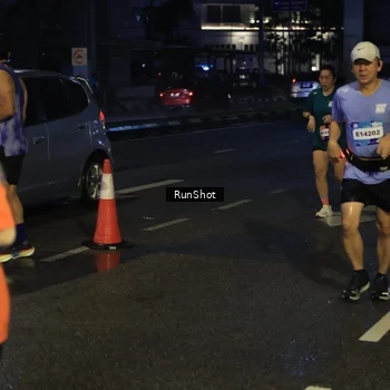 Runner Photo 7904042