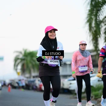 Runner Photo 7904075