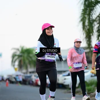 Runner Photo 7904080