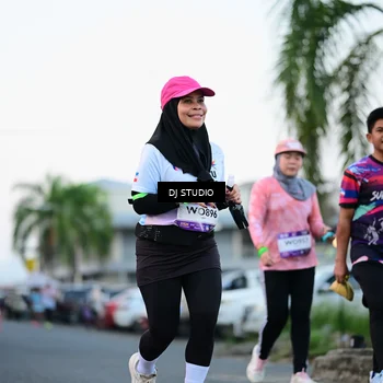 Runner Photo 7904099