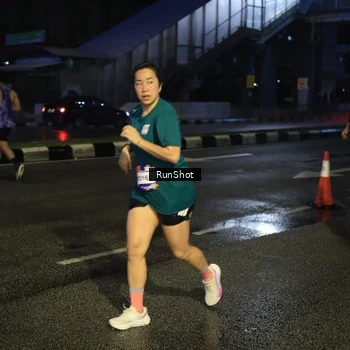 Runner Photo 7904105