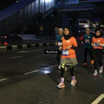Runner Photo 7904108