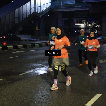 Runner Photo 7904115