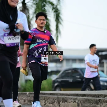 Runner Photo 7904121