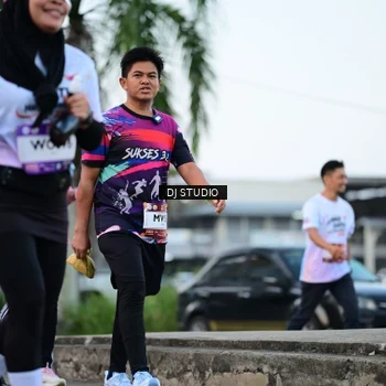 Runner Photo 7904122