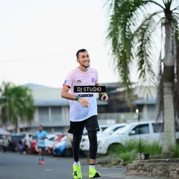 Runner Photo 7904124