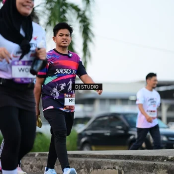 Runner Photo 7904125