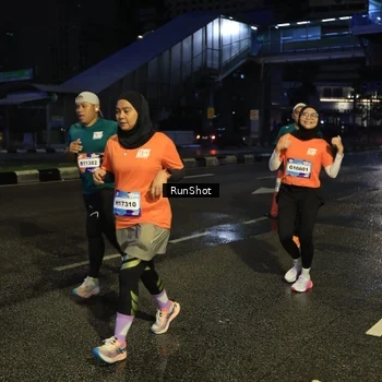 Runner Photo 7904132