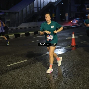 Runner Photo 7904140