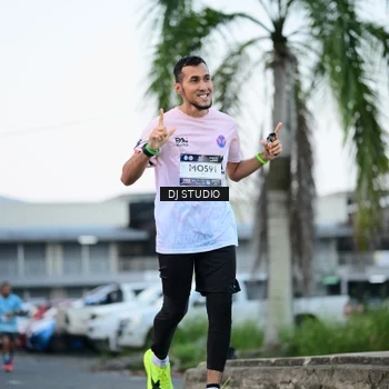 Runner Photo 7904149