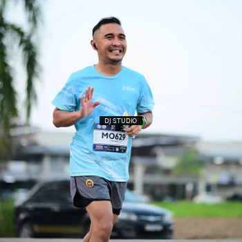 Runner Photo 7904165
