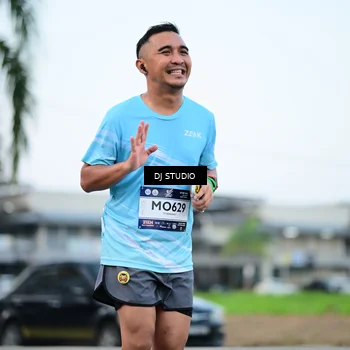Runner Photo 7904170