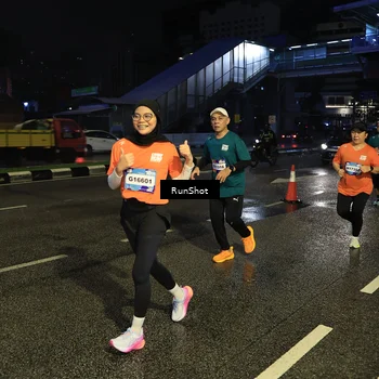 Runner Photo 7904171