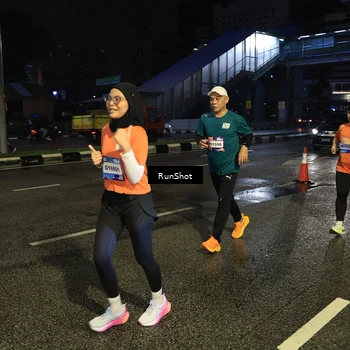 Runner Photo 7904174