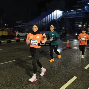 Runner Photo 7904175