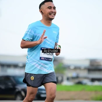 Runner Photo 7904176