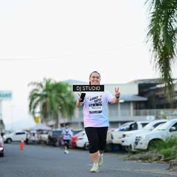 Runner Photo 7904190