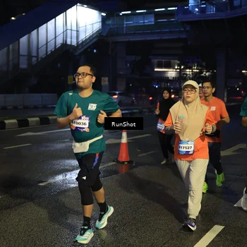 Runner Photo 7904221