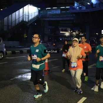 Runner Photo 7904223