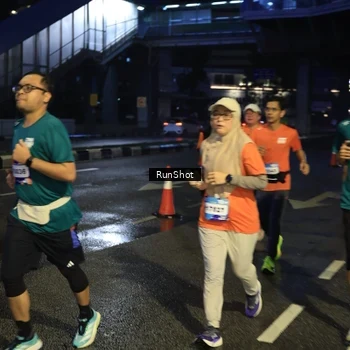 Runner Photo 7904240