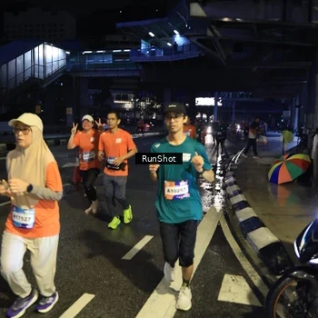 Runner Photo 7904250