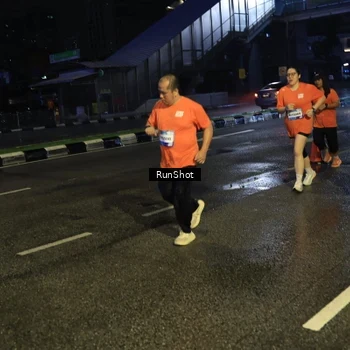 Runner Photo 7904256