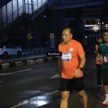 Runner Photo 7904373