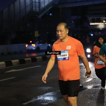 Runner Photo 7904379