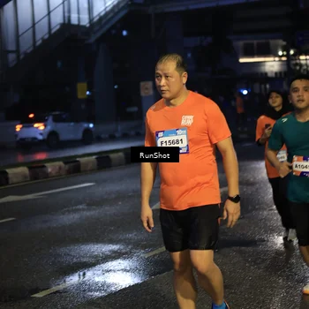 Runner Photo 7904380