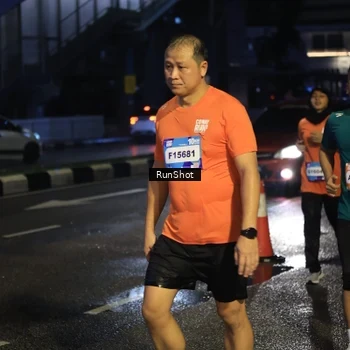 Runner Photo 7904390