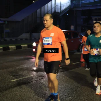 Runner Photo 7904402