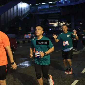 Runner Photo 7904416