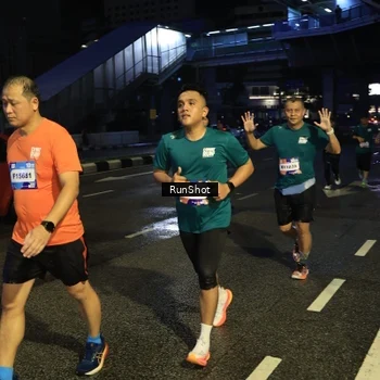 Runner Photo 7904419