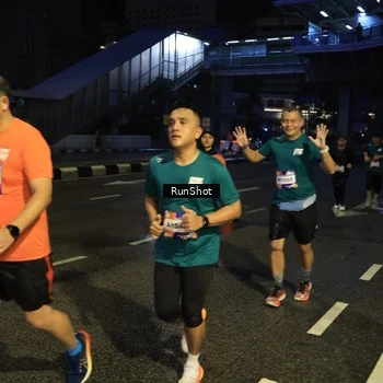 Runner Photo 7904420