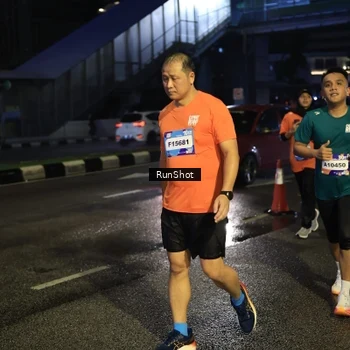 Runner Photo 7904425